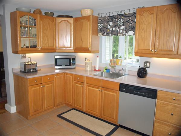 43 Woodlawn Road Randolph, MA 02368 - Photo 8 of 23 Gallery Image 8