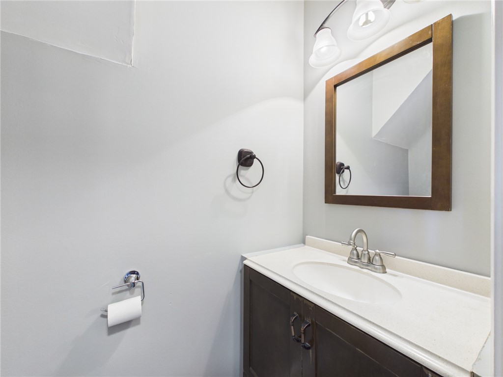 13 Clyde Street Providence, RI 02908 - Photo 18 of 35