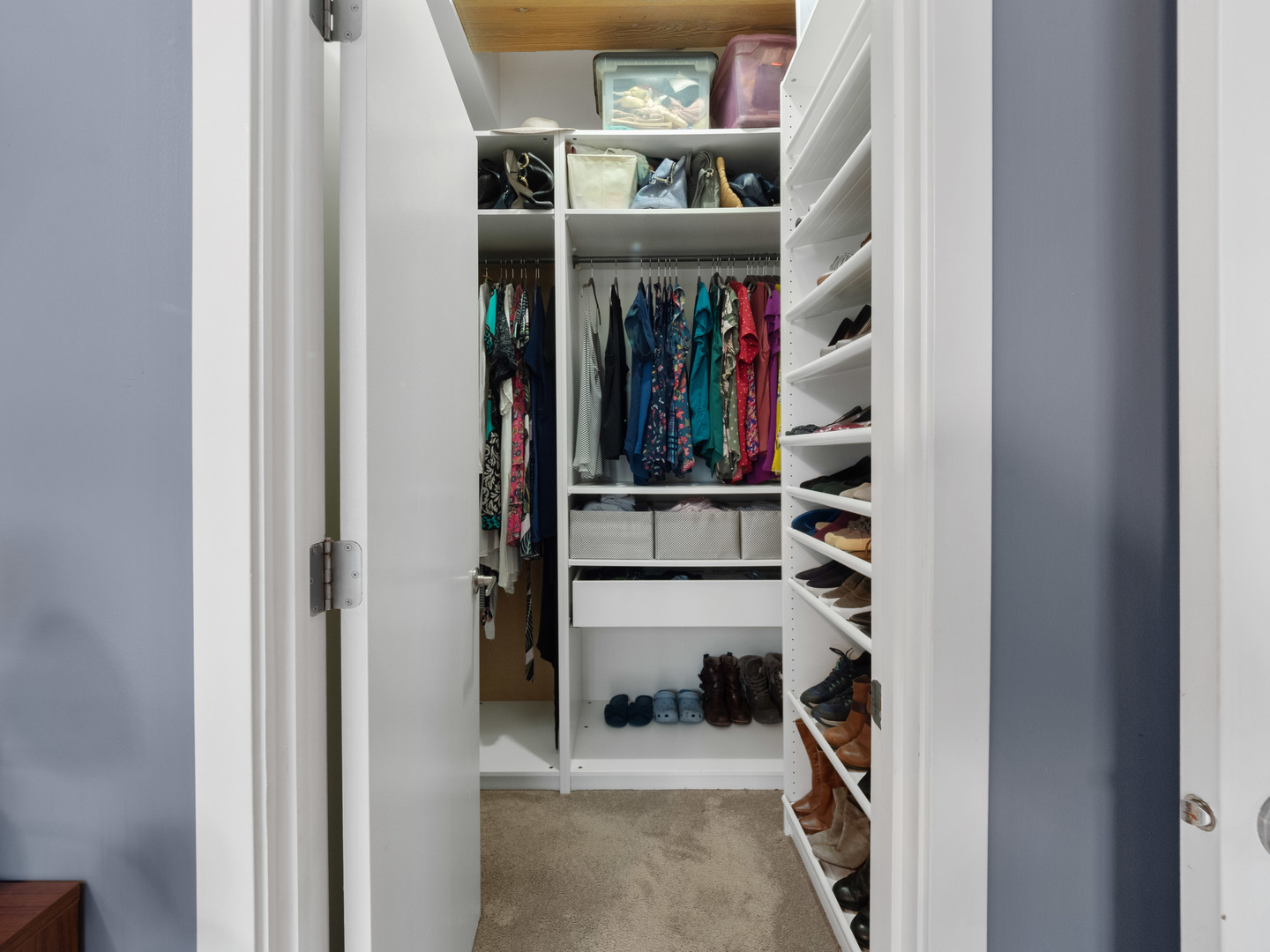 1750 North Wolcott Avenue, Unit 104 Chicago, IL 60622 - Photo 24 of 32 a view of a walk in closet