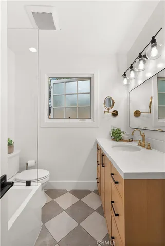 $1,345,000 | 844 Roxanne Avenue, Long Beach, CA 90815