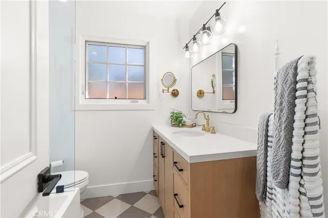 $1,345,000 | 844 Roxanne Avenue, Long Beach, CA 90815