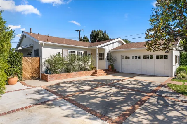$1,345,000 | 844 Roxanne Avenue, Long Beach, CA 90815
