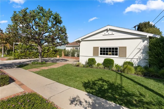 $1,345,000 | 844 Roxanne Avenue, Long Beach, CA 90815