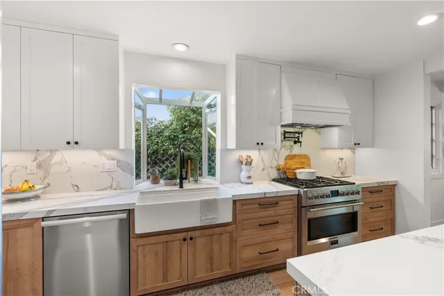 $1,345,000 | 844 Roxanne Avenue, Long Beach, CA 90815