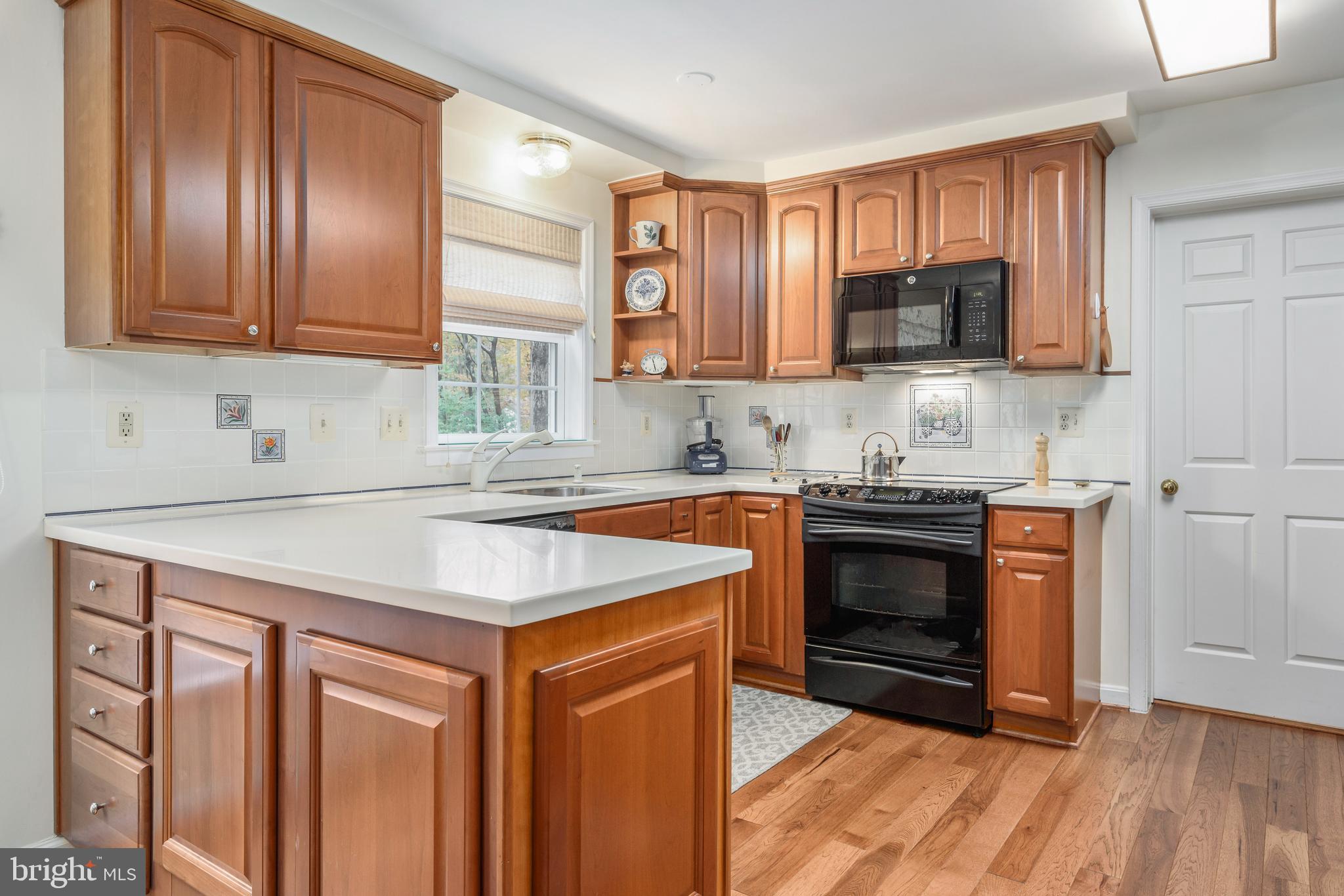 5026 Pheasant Ridge Road Fairfax, VA 22030 - Photo 14 of 37 Great open kitchen