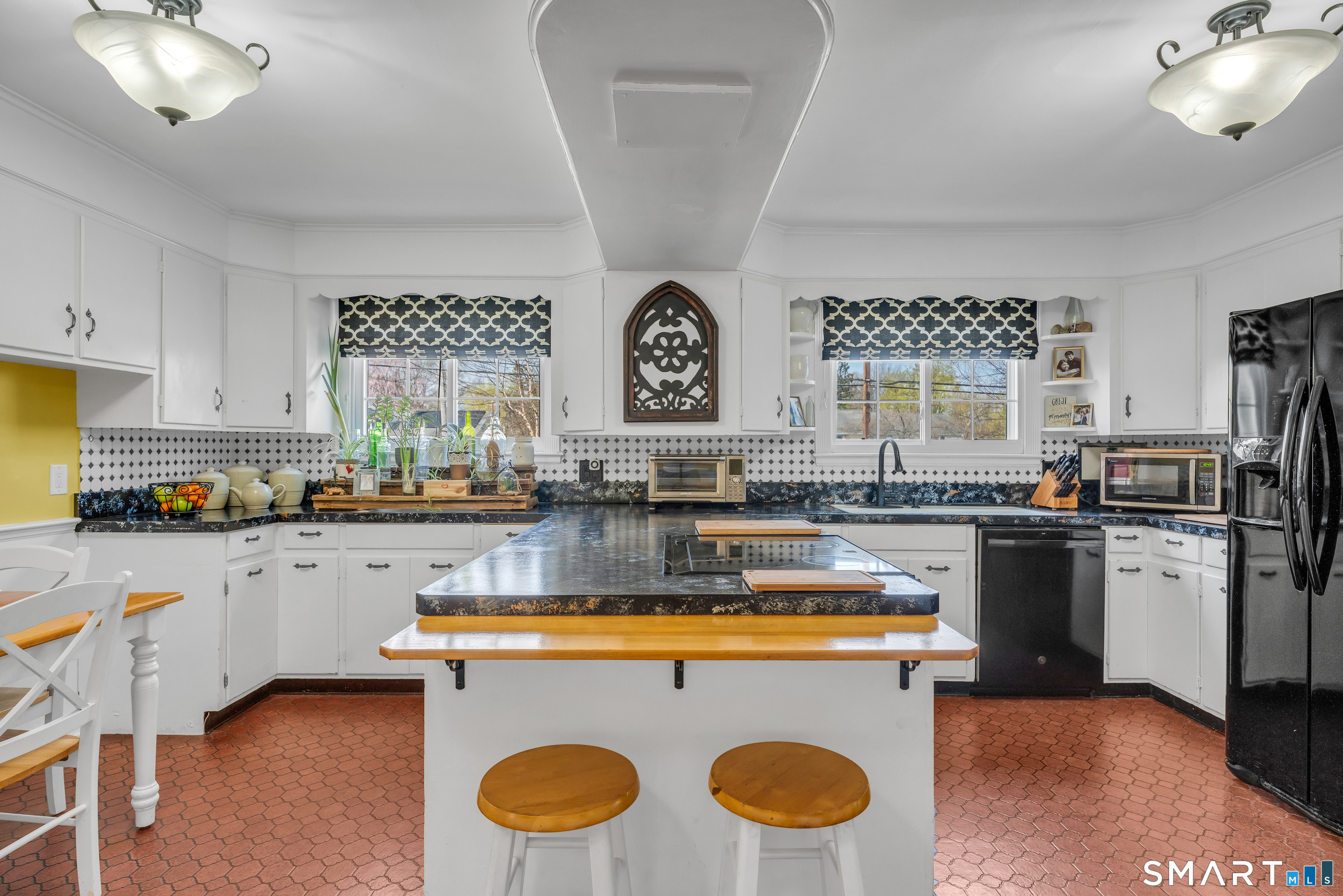 1501 Ridge Road North Haven, CT 06473 - Photo 17 of 39