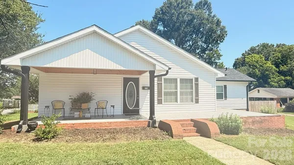 $329,999 | 210 West Church Street, Cherryville, NC 28021