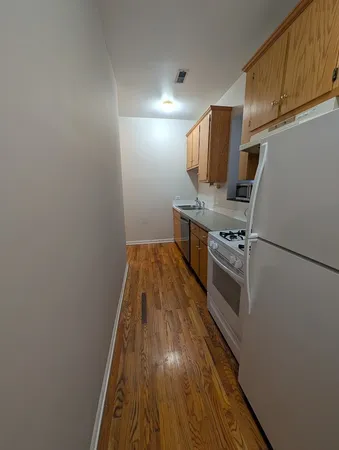 $1,900 | 1531 West Thomas Street, Unit 2F, Chicago, IL 60642