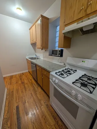 $1,900 | 1531 West Thomas Street, Unit 2F, Chicago, IL 60642
