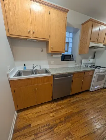 $1,900 | 1531 West Thomas Street, Unit 2F, Chicago, IL 60642
