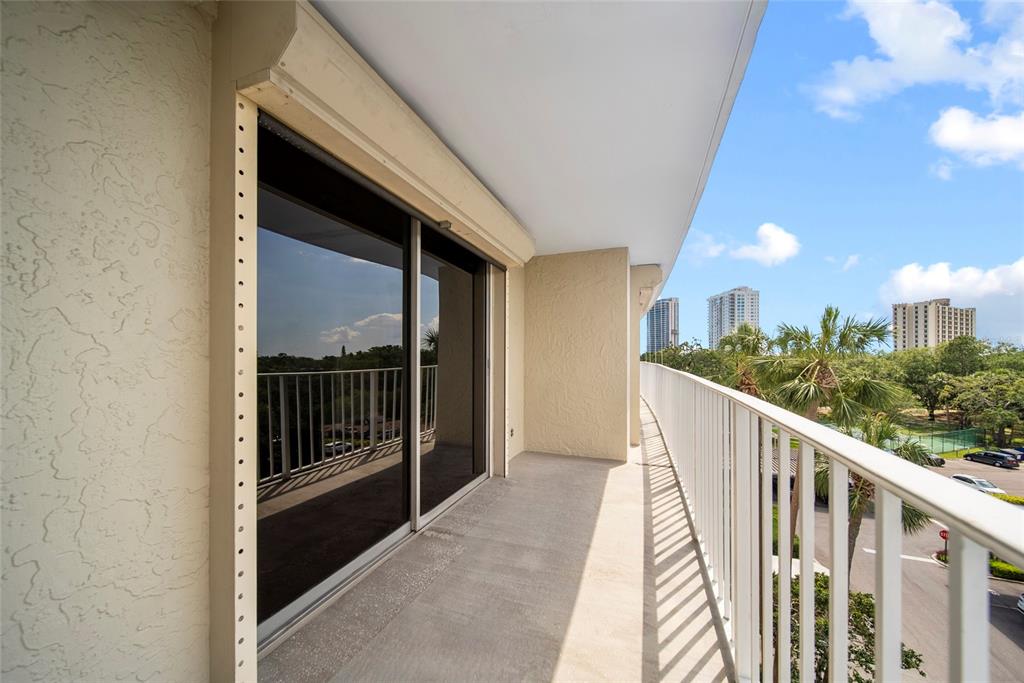 2611 Bayshore Boulevard, Unit 504 Tampa, FL 33629 - Photo 29 of 39 a view of balcony