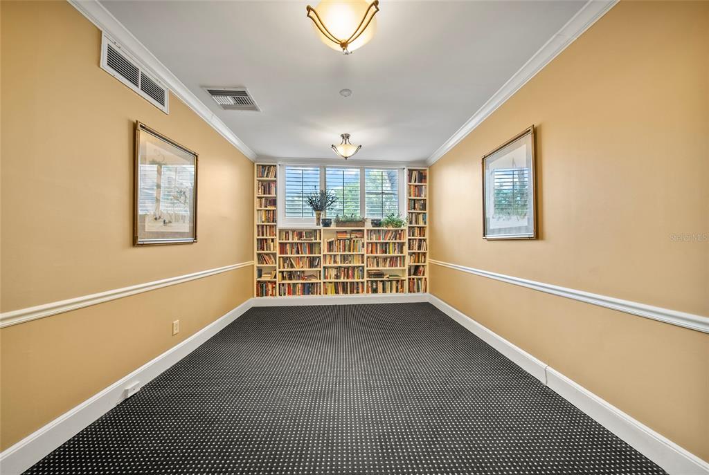 2611 Bayshore Boulevard, Unit 504 Tampa, FL 33629 - Photo 31 of 39 a view of an empty room with a window
