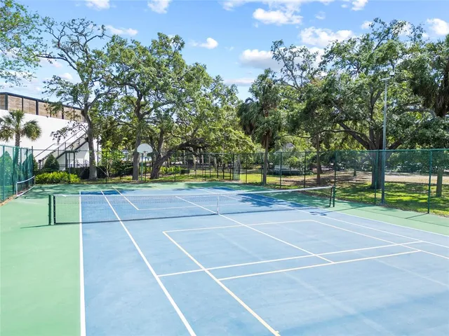 a picture of city view