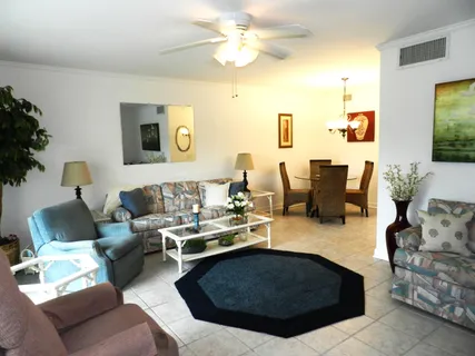 $99,000 | 320 North Boulevard, Unit 1C, Boynton Beach, FL 33435
