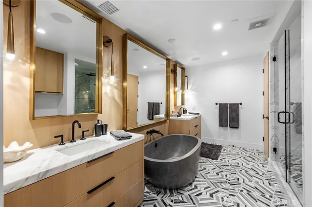 $5,500,000 | 2200 The Strand, Unit A, Manhattan Beach, CA 90266