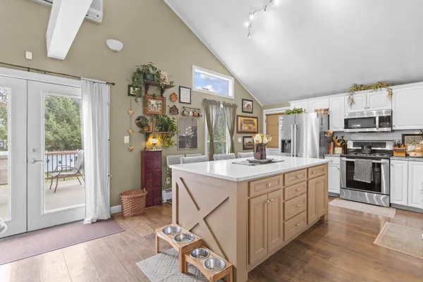 $599,900 | 665 Walnut Street, Manchester, NH 03104
