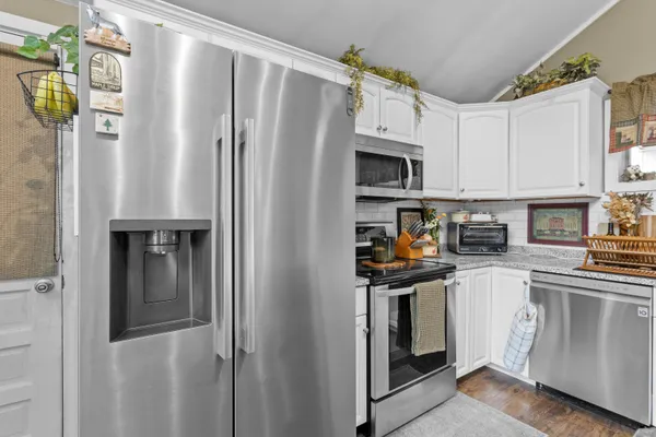 $599,900 | 665 Walnut Street, Manchester, NH 03104