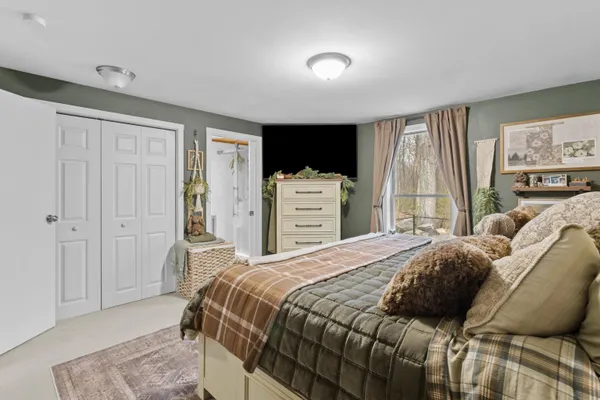 $599,900 | 665 Walnut Street, Manchester, NH 03104