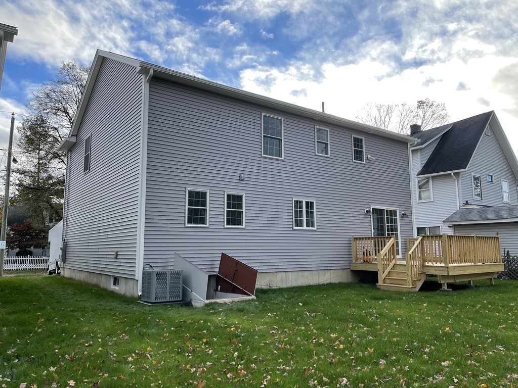 32 Howes Street Springfield, MA 01118 - Photo 16 of 16
