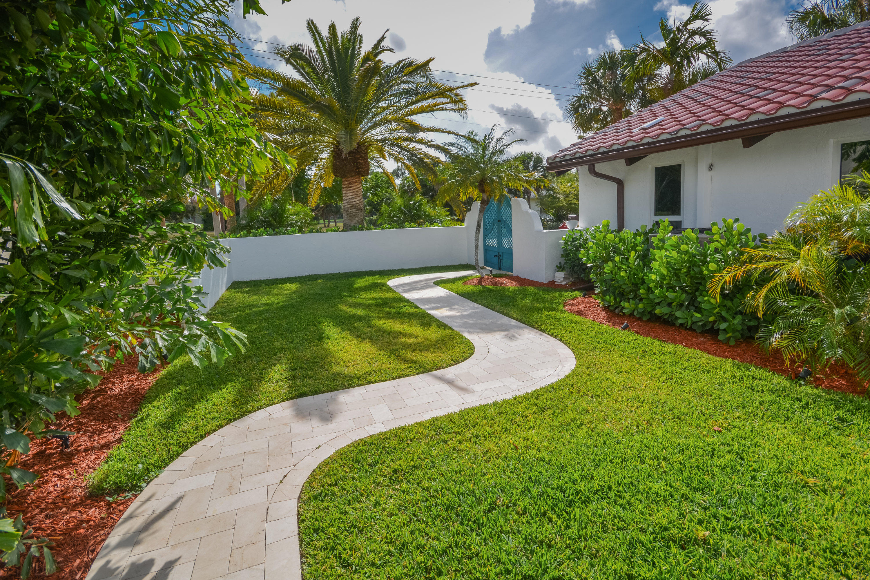 421 East Royal Palm Road Boca Raton, FL 33432 - Photo 2 of 39 421 E Royal Palm Rd Boca Raton-print-046