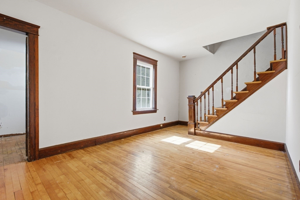 6 Ashburnham Road Worcester, MA 01605 - Photo 7 of 20