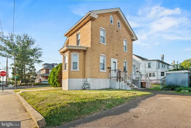 $1,887 | 201 North Line Street, Lansdale, PA 19446