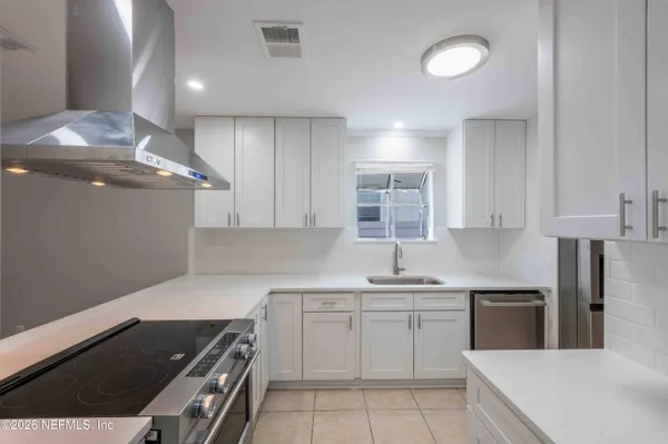 $4,195 | 176 East Coast Drive, Atlantic Beach, FL 32233