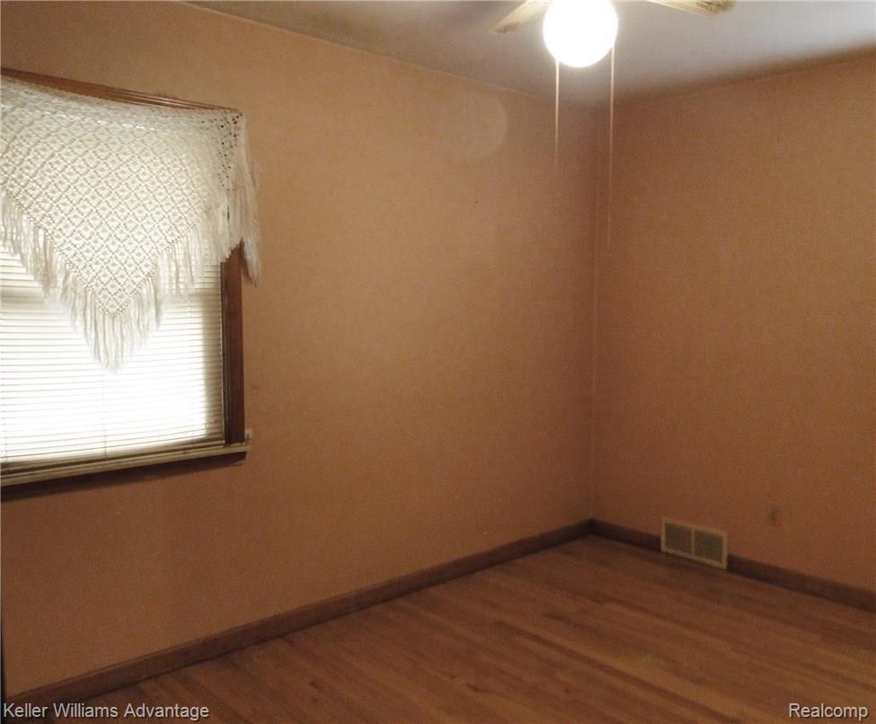 17438 Inkster Road Redford, MI 48240 - Photo 8 of 11 Bedroom 3.jpg