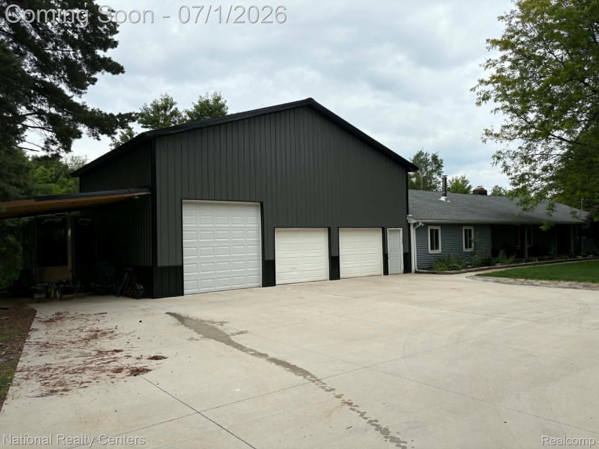 1330 Brauer Road Oxford, MI 48371 - Photo 5 of 54 garage and leantu.jpeg