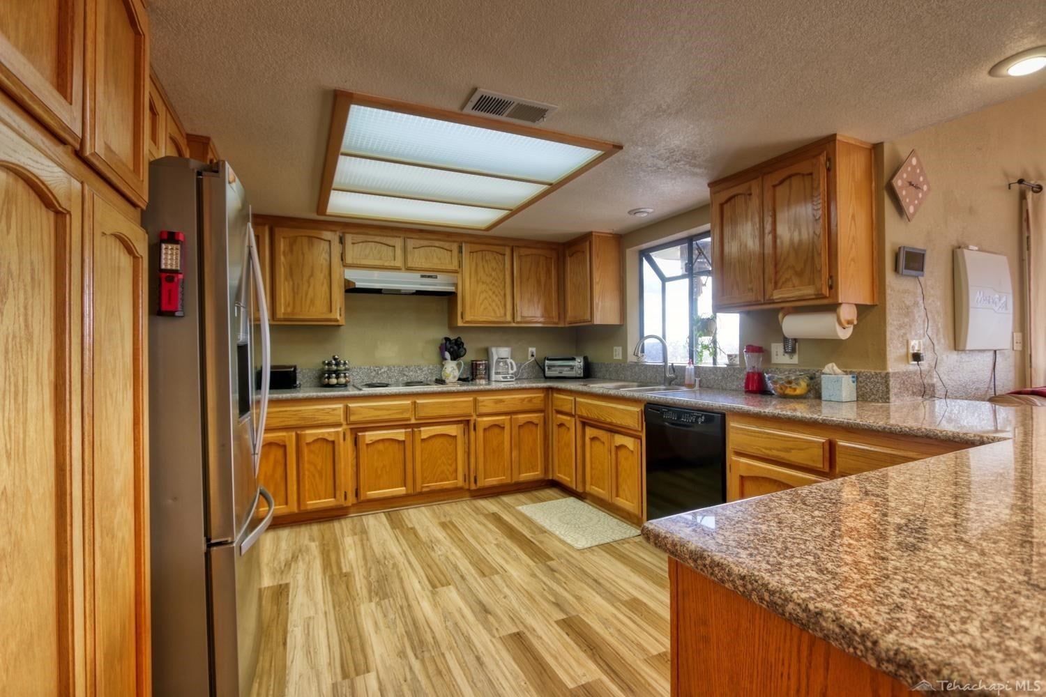 21220 Quail Springs Road Tehachapi, CA 93561 - Photo 7 of 29 Gallery Image 7