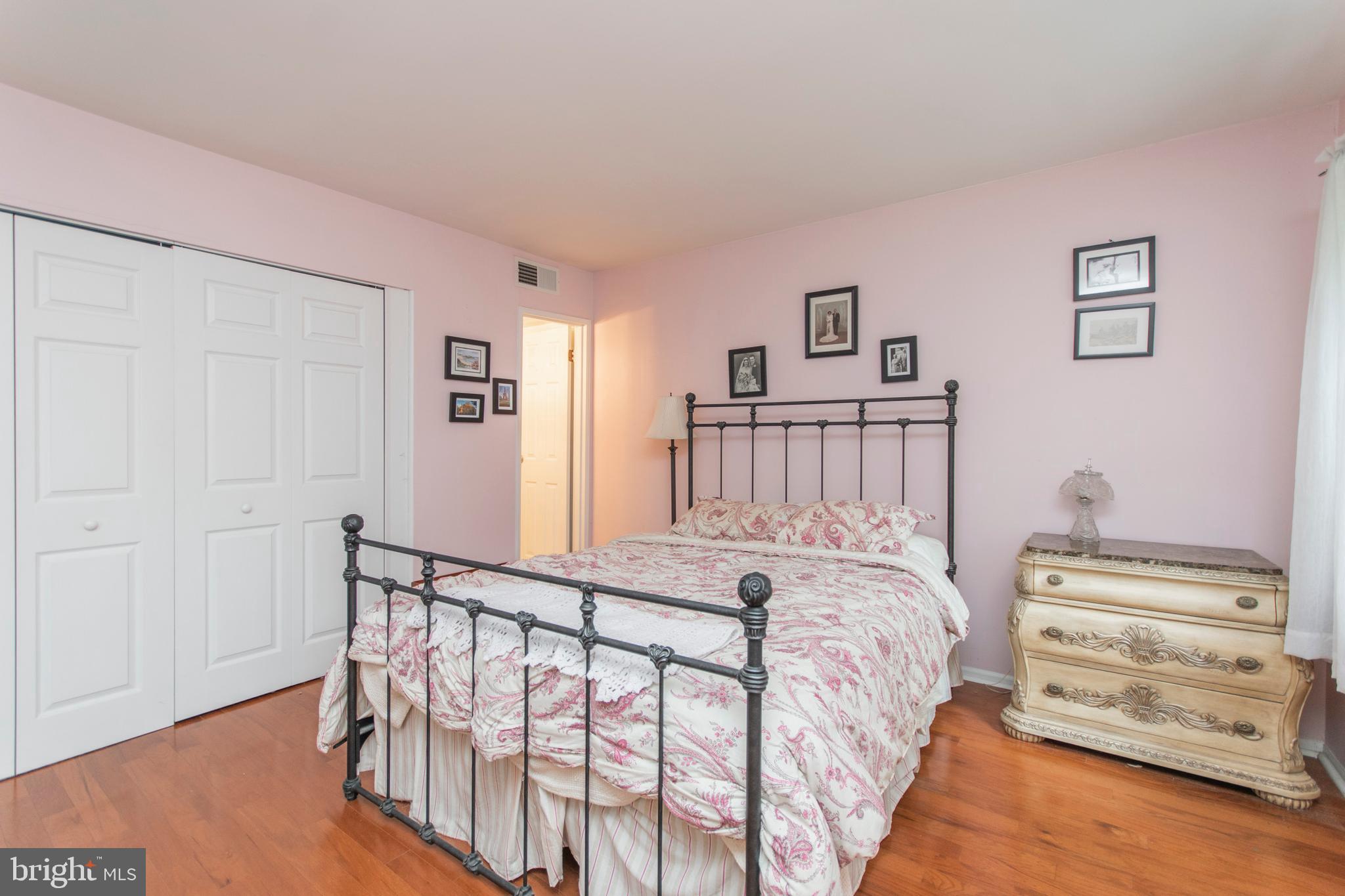 7302 Cresheim Road, Unit D8 Philadelphia, PA 19119 - Photo 14 of 22 Owners Suite