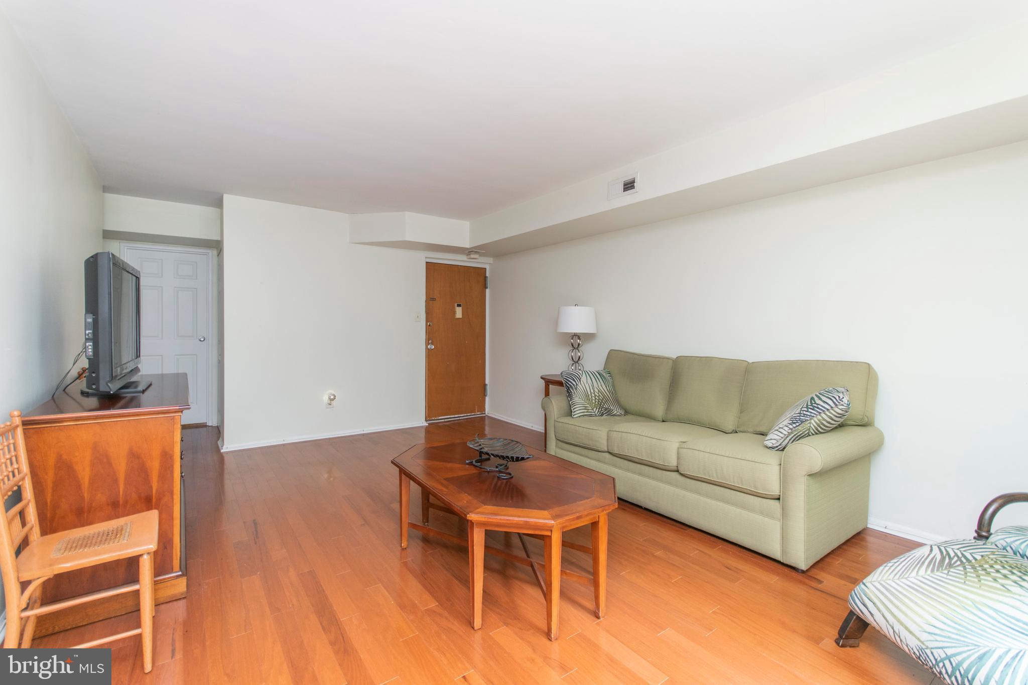 7302 Cresheim Road, Unit D8 Philadelphia, PA 19119 - Photo 6 of 22 Gallery Image 6