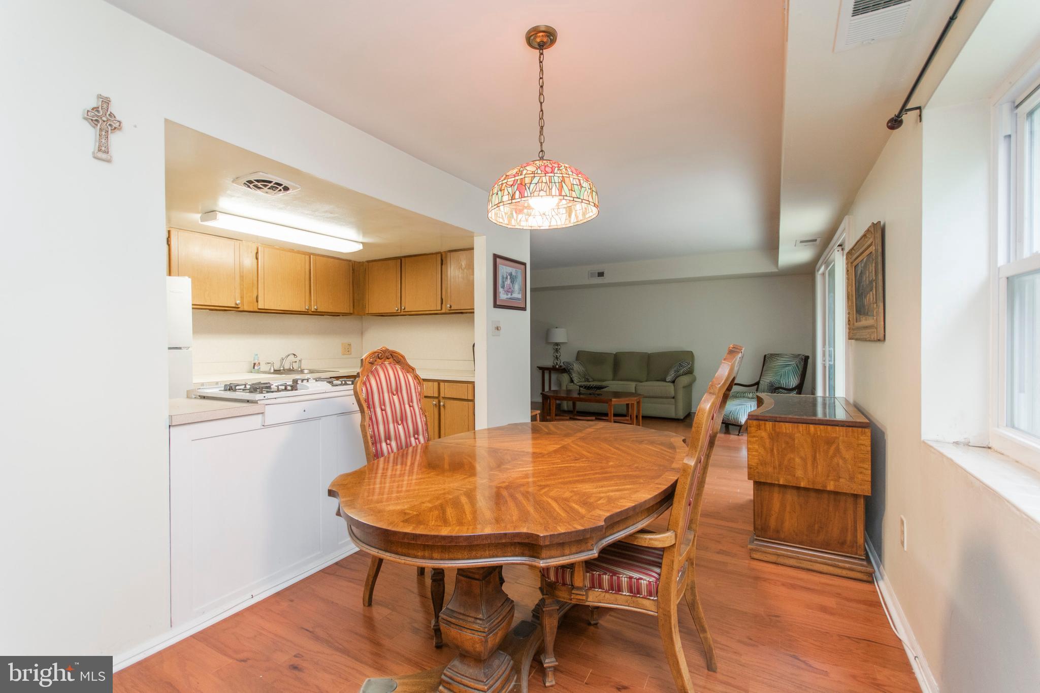 7302 Cresheim Road, Unit D8 Philadelphia, PA 19119 - Photo 8 of 22 Gallery Image 8