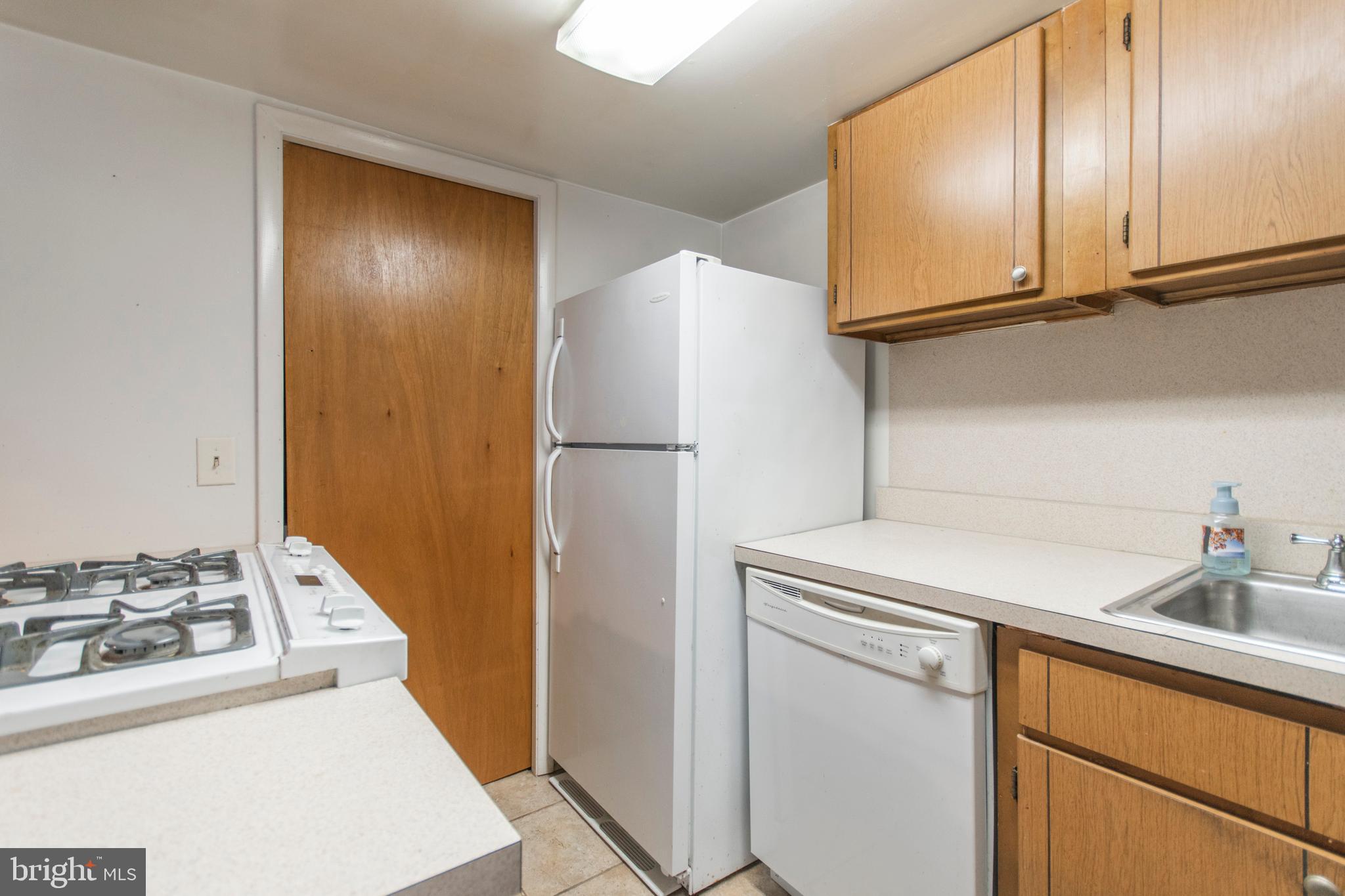 7302 Cresheim Road, Unit D8 Philadelphia, PA 19119 - Photo 10 of 22 Gallery Image 10