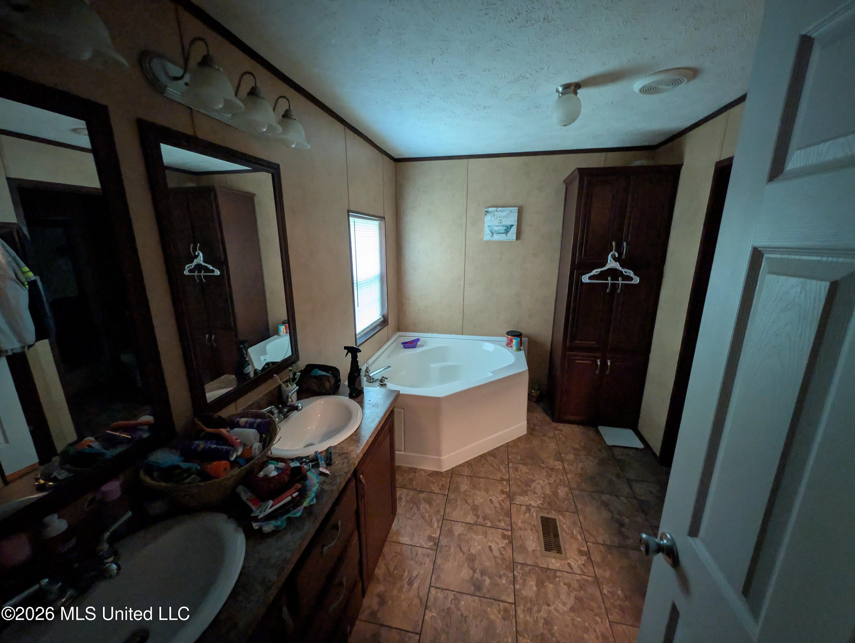 2006 Hopoca Road Carthage, MS 39051 - Photo 12 of 19 PXL_20260708_224311440
