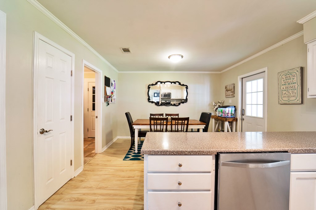 113 Avon Circle East Daphne, AL 36526 - Photo 15 of 34 Kitchen