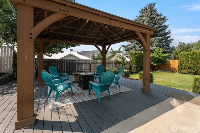 $615,000 | 1598 Tedford Street Southeast, East Wenatchee, WA 98802