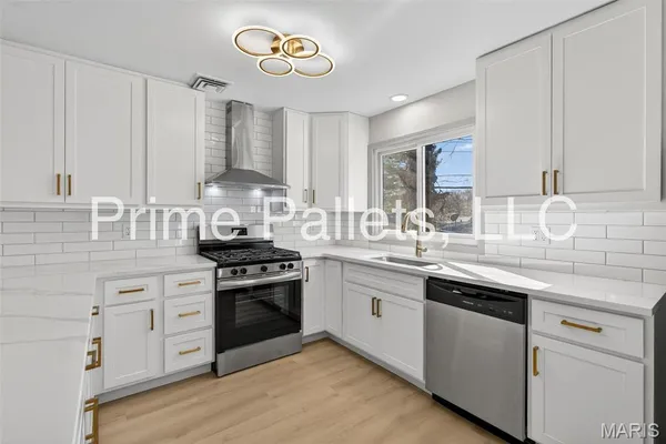 $1,920 | 7 Milbrook Lane, Florissant, MO 63033