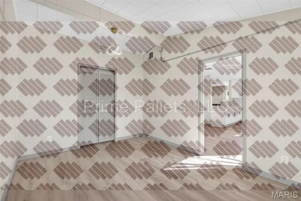 $1,920 | 7 Milbrook Lane, Florissant, MO 63033