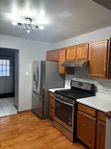 $2,500 | 10956 South 76th Avenue, Unit H, Palos Hills, IL 60465