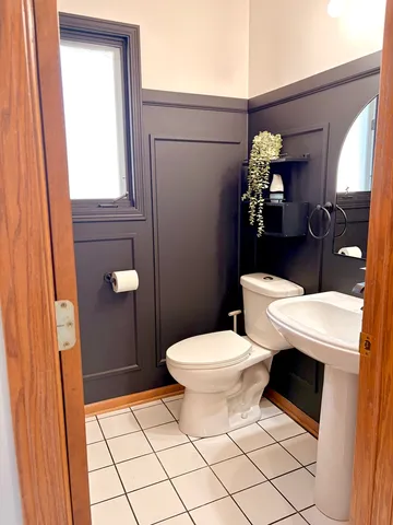 $2,500 | 10956 South 76th Avenue, Unit H, Palos Hills, IL 60465