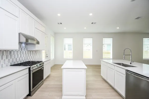 $2,500 | 4227 Eagle Pass Drive, Rosenberg, TX 77469