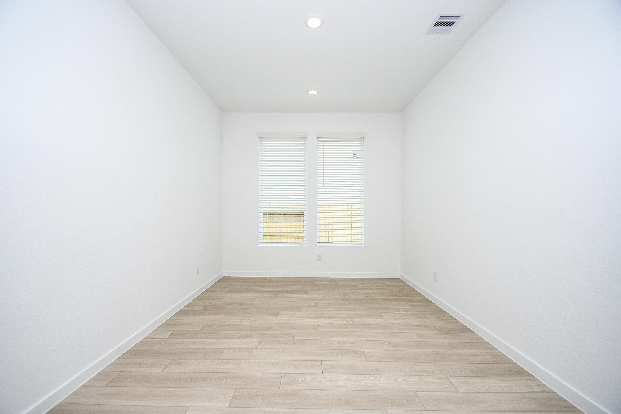 4227 Eagle Pass Drive Rosenberg, TX 77469 - Photo 21 of 28 an empty room with a window