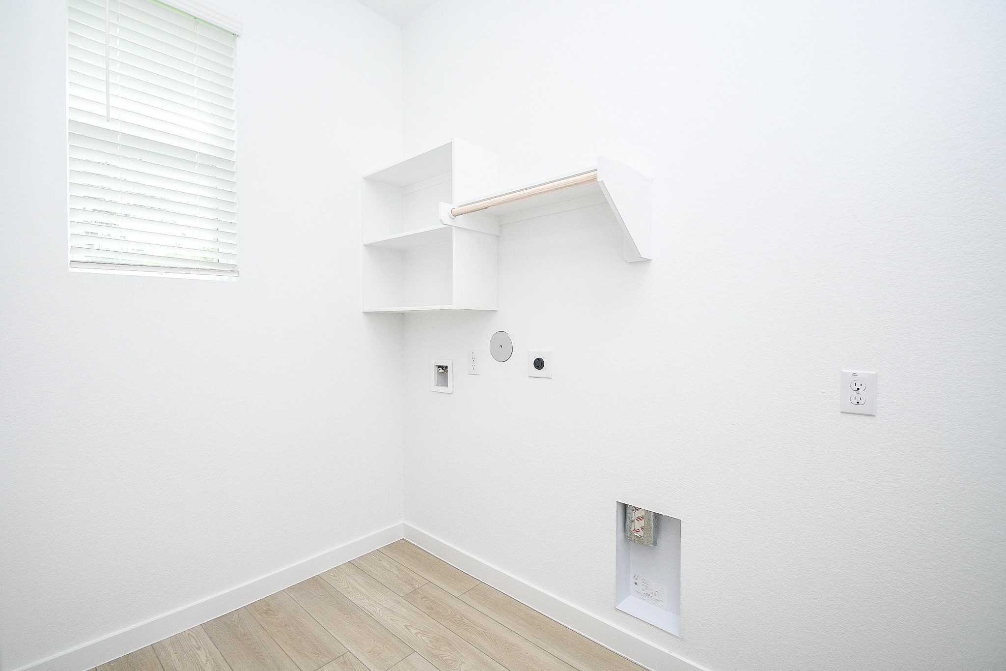 4227 Eagle Pass Drive Rosenberg, TX 77469 - Photo 23 of 28 a view of a hallway with closet