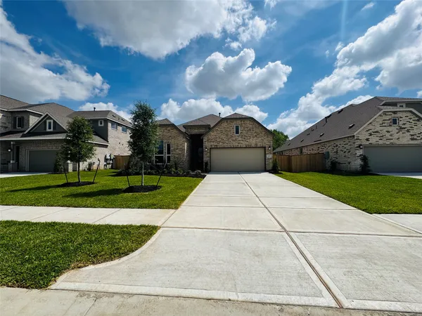 $2,500 | 4227 Eagle Pass Drive, Rosenberg, TX 77469