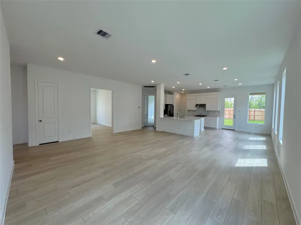 $2,500 | 4227 Eagle Pass Drive, Rosenberg, TX 77469