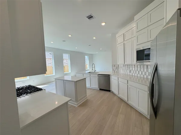 $2,500 | 4227 Eagle Pass Drive, Rosenberg, TX 77469