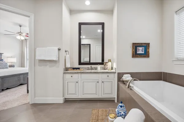 $549,900 | 10906 Wrenwood Green, Houston, TX 77043