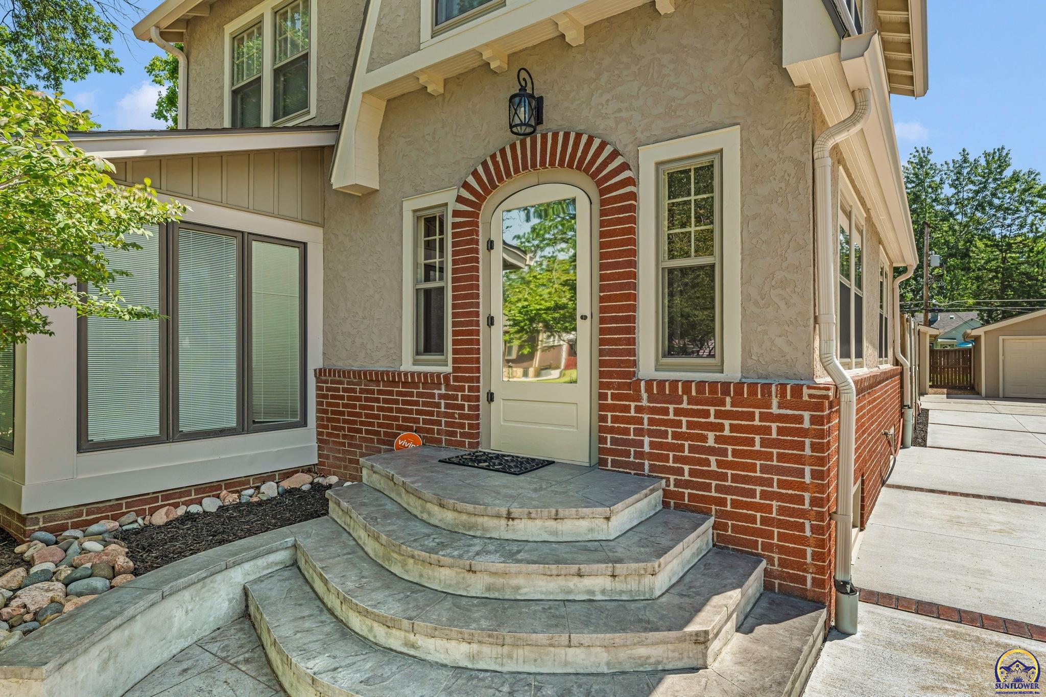 1618 Southwest High Avenue Topeka, KS 66604 - Photo 12 of 40