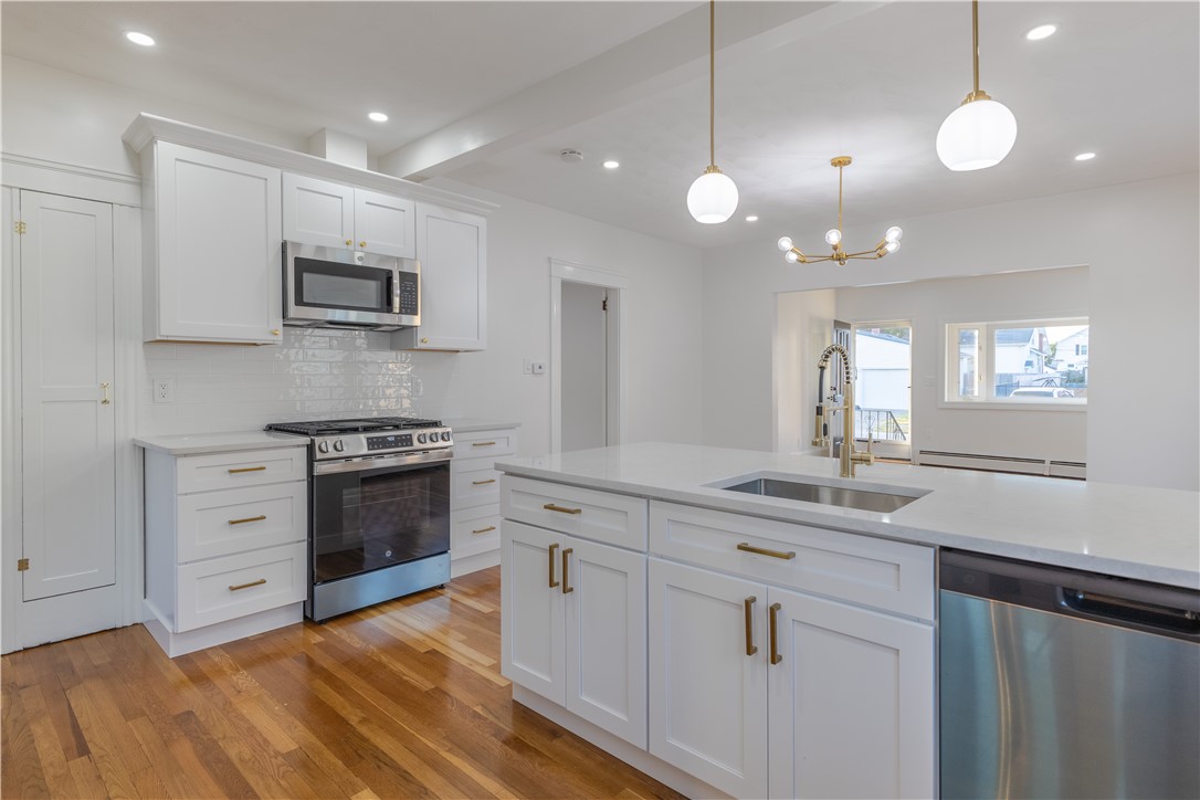 440 Grotto Avenue Pawtucket, RI 02860 - Photo 4 of 22 Gallery Image 4